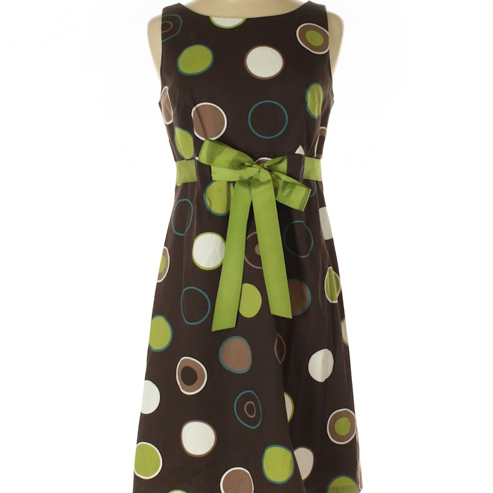 Jessica Howard knee length casual dress.  Size 8